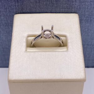 White Gold Mounting