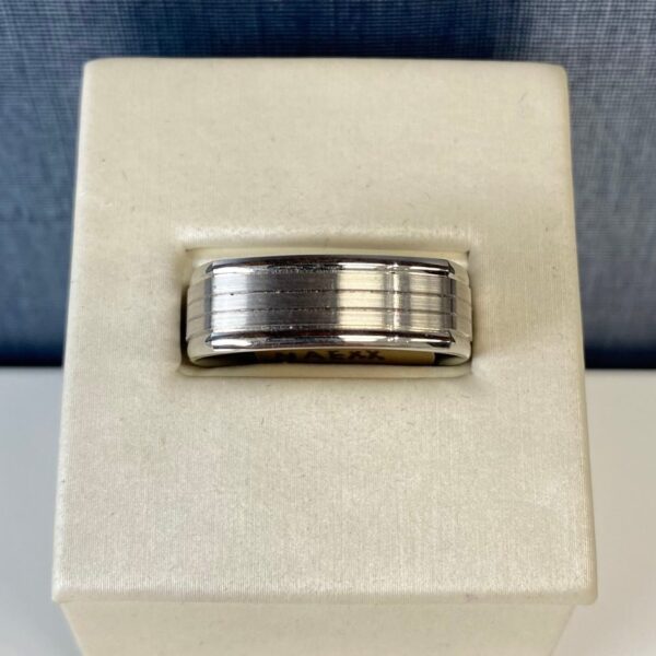 14kw-G01663 White Gold Ribbed Gents Ring