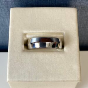 14kw-G01837 Knife Edge White Gold Band