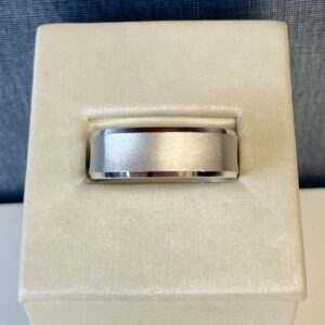 Sand Burst White Gold Gent's Band