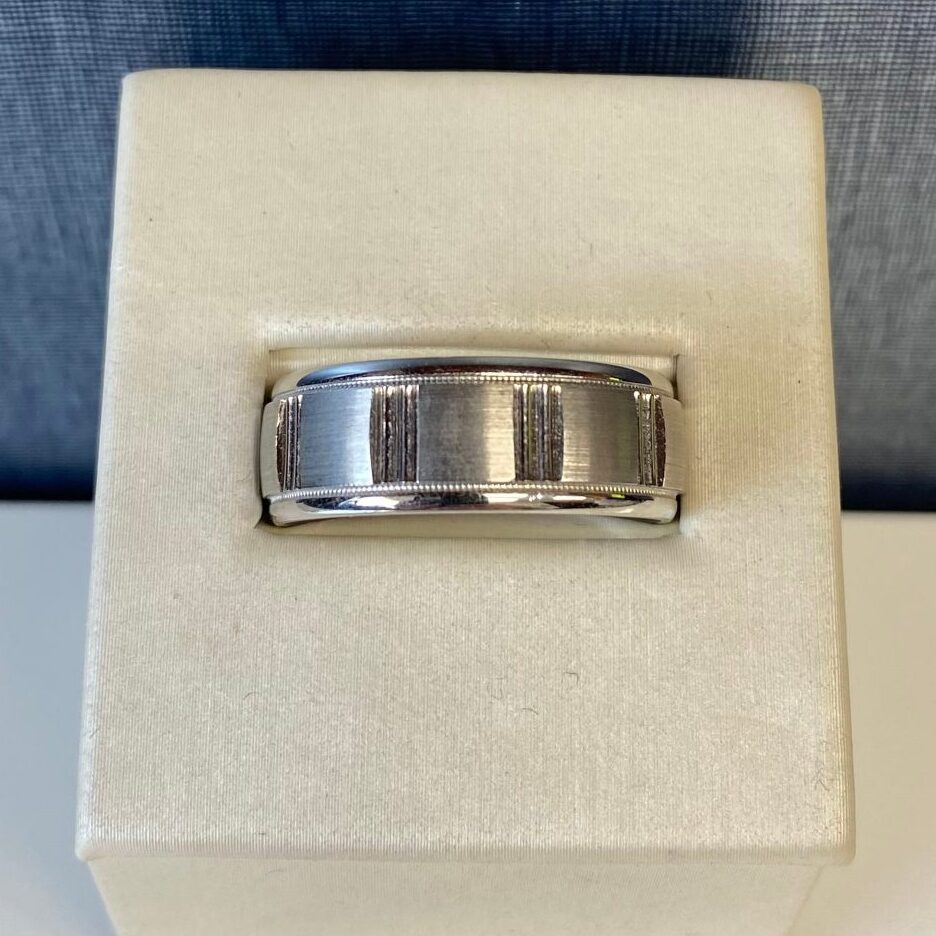 Carved White Gold Gent's Band
