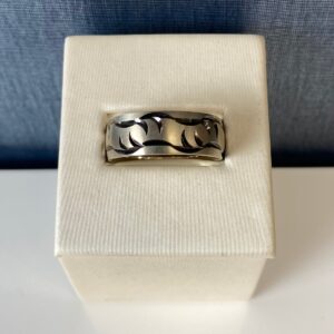 14kw-P00565 Carved White Ring
