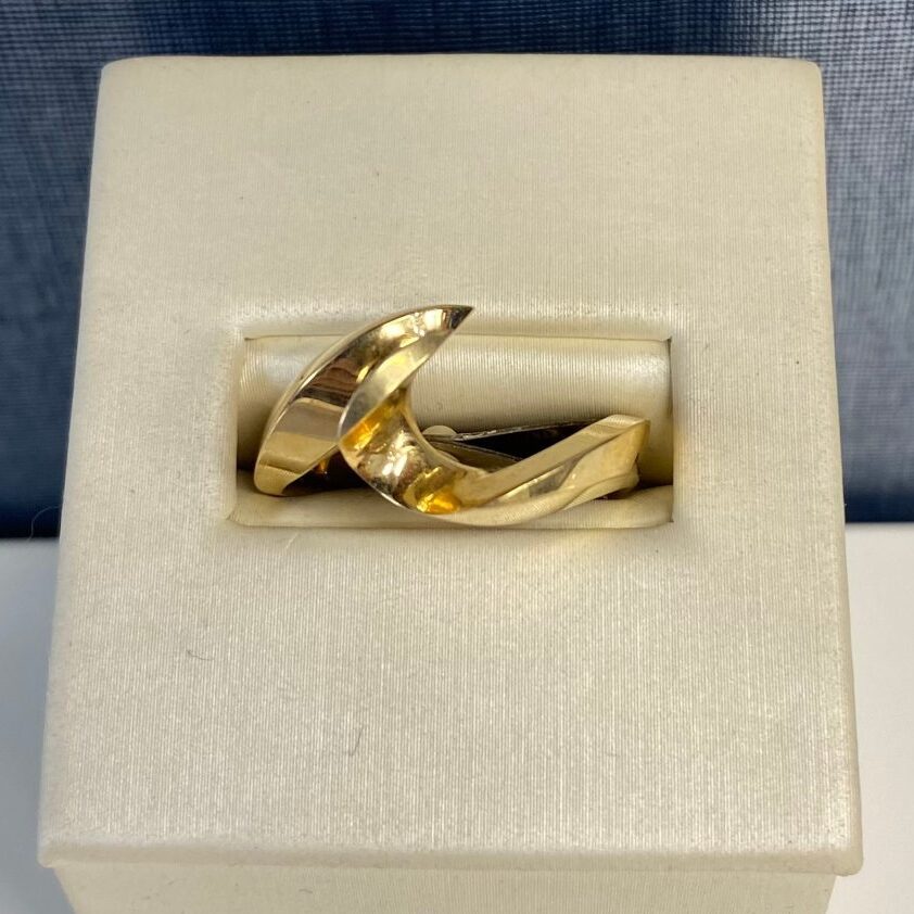 Yellow Gold Wedding Band