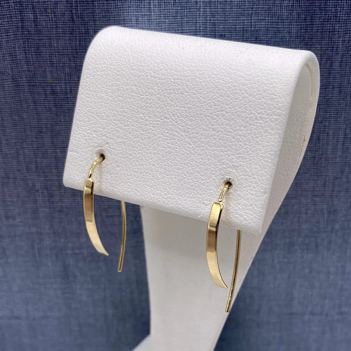 Flat Sweep Dangle Earrings in Yellow Gold