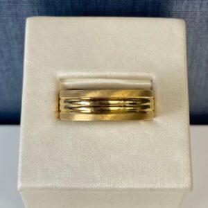 18ky-P00492 Ribbed Yellow Gold Ring