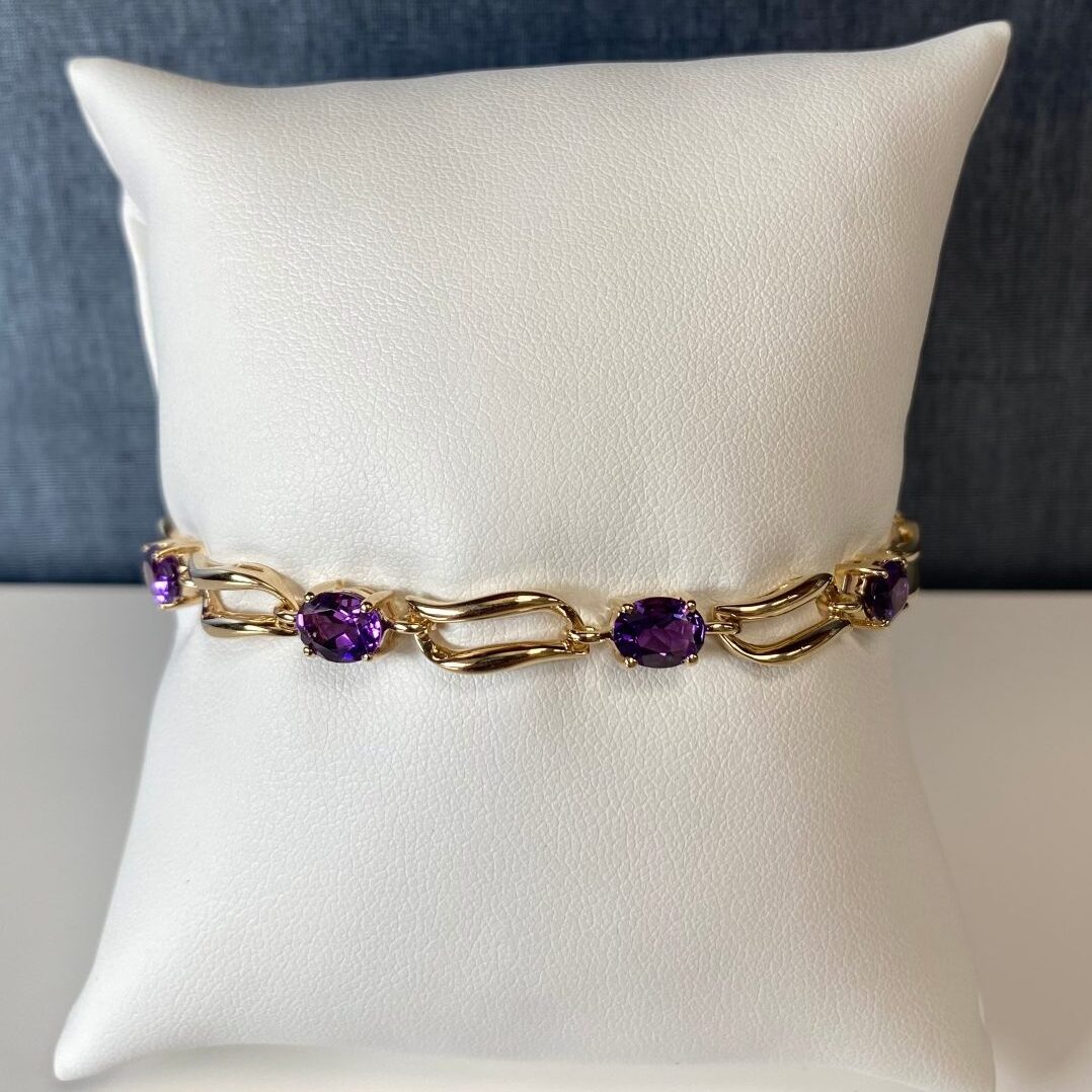 Amethyst Bracelet in Yellow Gold