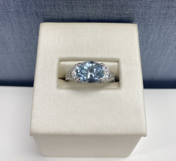18kw, Aquamarine and Diamond Ring