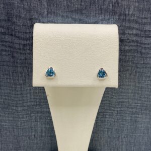 Blue Topaz and White Gold Bracelet