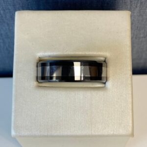 Ceramic Ring with Alternating Colors