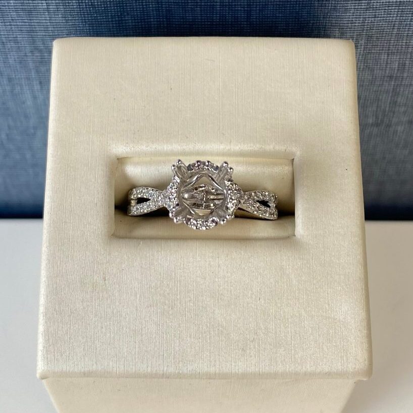 White Gold Diamond Engagement Ring With Halo