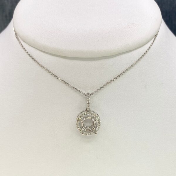 Round Mounting with Diamond Halo
