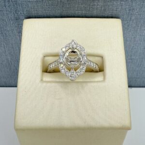 Vintage Mounting for Round in White Gold