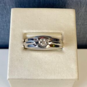 White Gold Solitaire