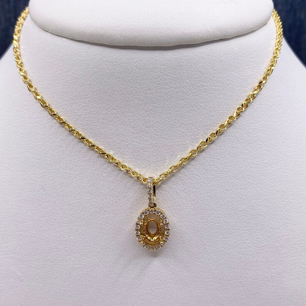 Diamond Mounting in Yellow Gold