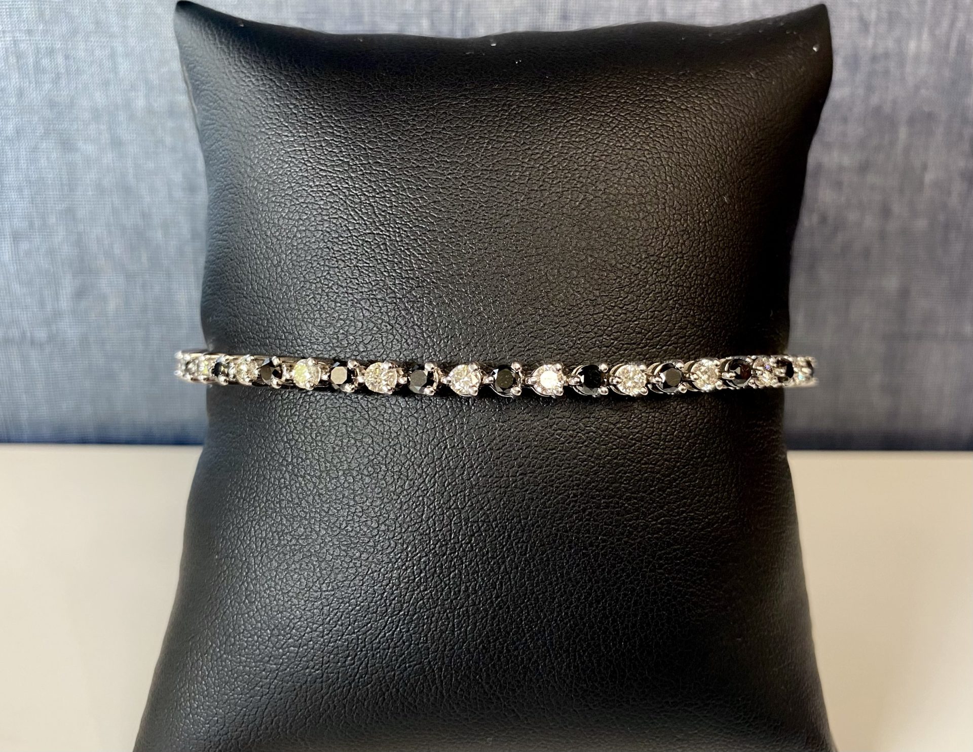 14kw, Black Diamond Bracelet | Solid Gold Jewelers