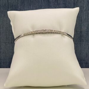 Graduated Diamonds in White Gold