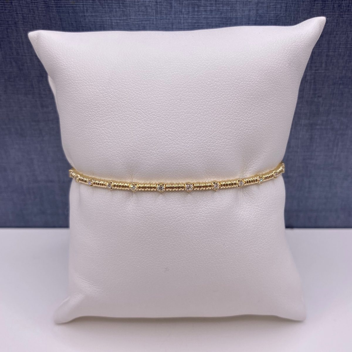 Diamond Bangle in Yellow Gold