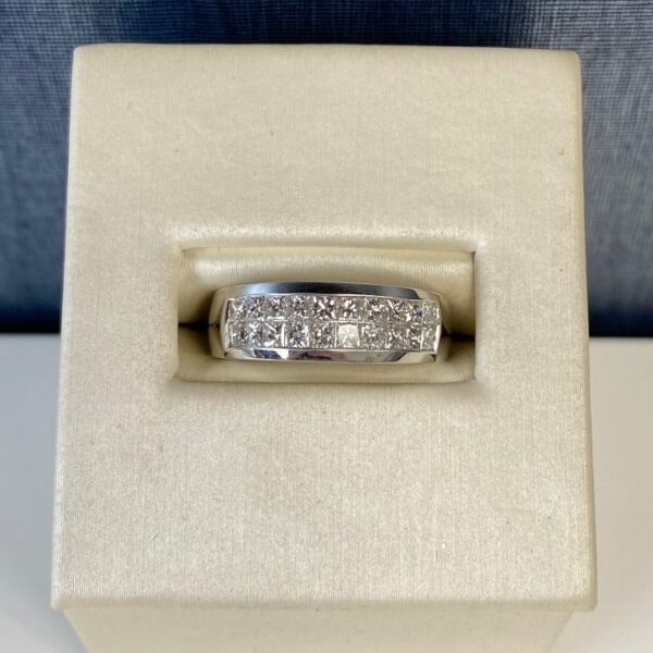 Princess Cut Diamonds in White Gold Wedding Band