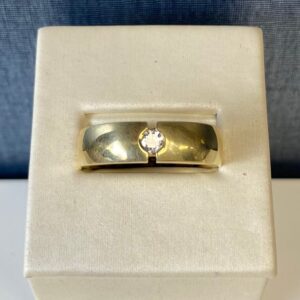 Thick Yellow Gold Solitaire