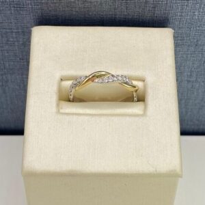 Two Tone Twisted Diamond and Gold