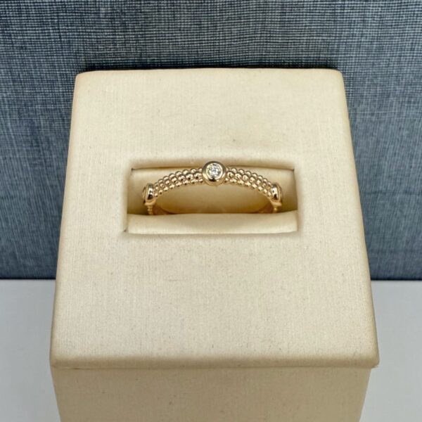 Bubble Texture and Diamond Band