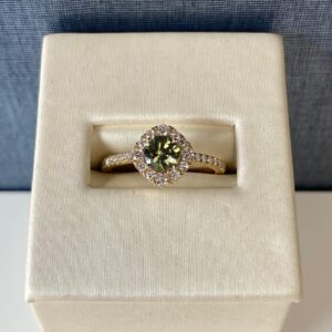 Gar-D03592 Demantoid Garnet and Graduated Diamond Ring