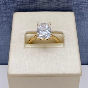 Large Lab Diamond Solitaire