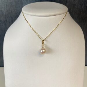 Pearl-H06371 Pearl and Diamond Pendant in Yellow Gold