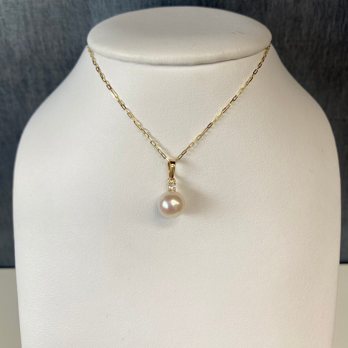 Pearl and Diamond Pendant in Yellow Gold | Solid Gold Jewelers