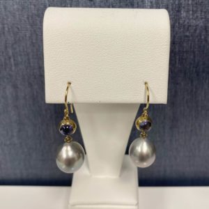 Pearl Earrings in 14k Yellow Gold
