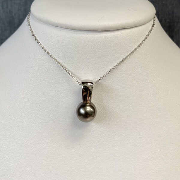 Pearl and 14k White Gold Pendant