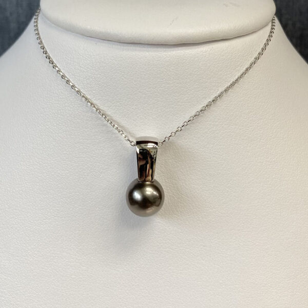 Pearl and 14k White Gold Pendant