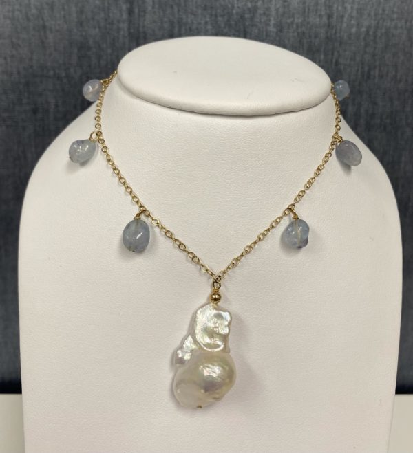 Fresh Water Pearl Necklace in 9k Yellow Gold