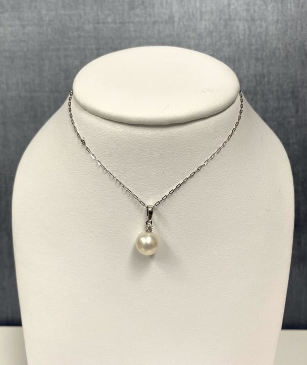 Pearl Pendant with Diamond in 14k White Gold