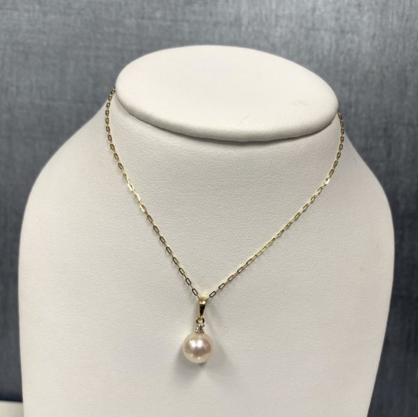 Pearl Pendant with Diamond in 14k Yellow Gold