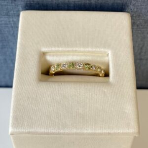 Per-D03597 Peridot and Diamond Yellow Gold Stackable Ring
