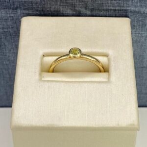 Solitaire Peridot in Yellow Gold