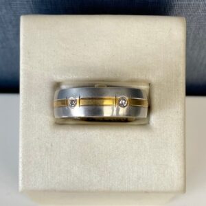 Plat-Q00678 Gold and Platinum Two Toned Diamond Ring