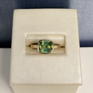 Green Tourmaline and Yellow Gold Ring