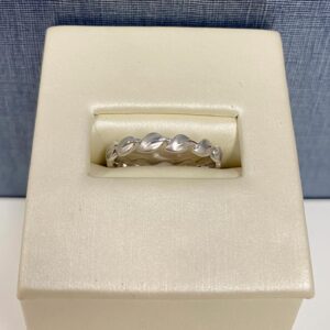 Leaf Detail White Gold Stackable Ring