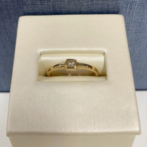 Square Detail Diamond Yellow Gold Ring